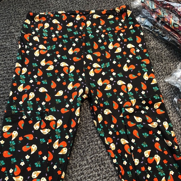 🔹4 for $30 Lularoe OS Leggings - Picture 1 of 3
